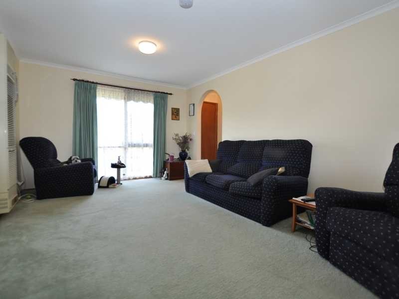 10 Devon Avenue, Cockatoo VIC 3781