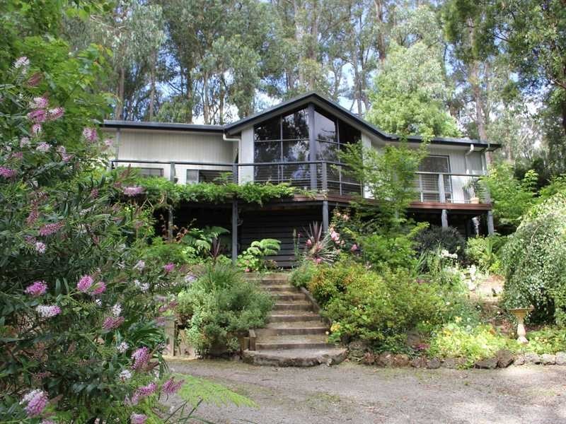 11 Sunnyside Terrace, Emerald VIC 3782