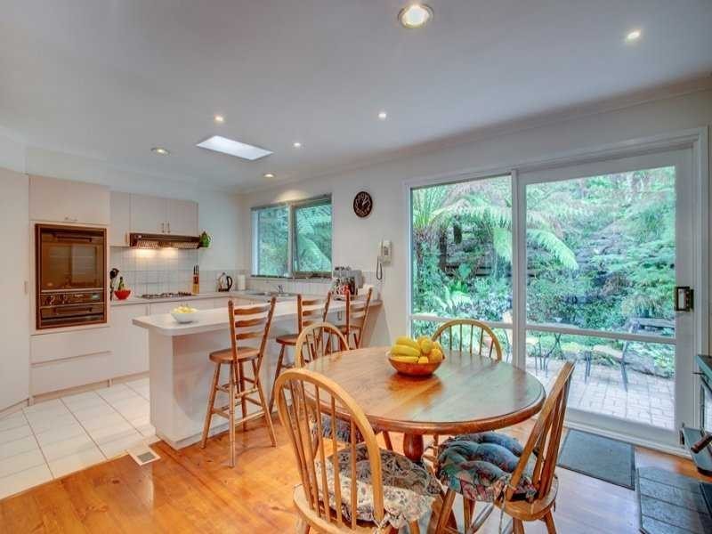 11 Sunnyside Terrace, Emerald VIC 3782
