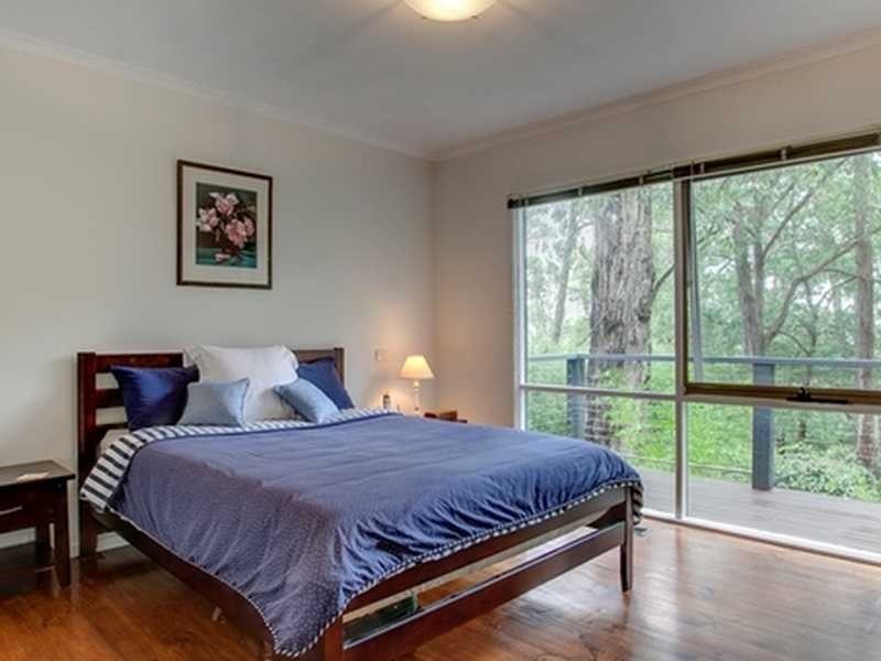 11 Sunnyside Terrace, Emerald VIC 3782