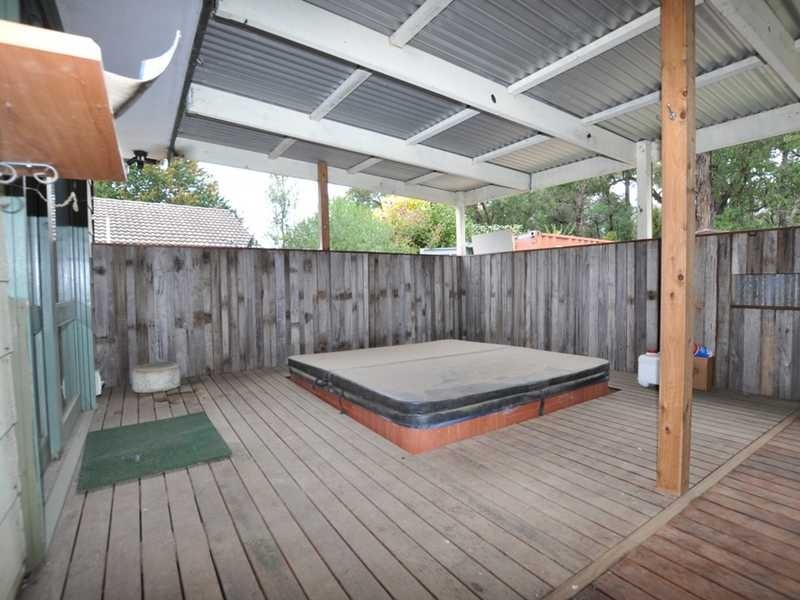 17 Kitchener Parade, Cockatoo VIC 3781