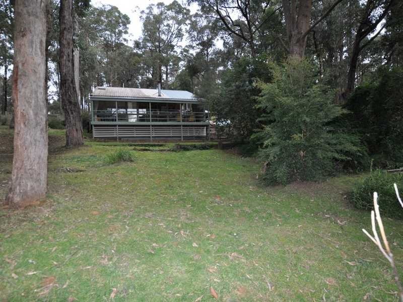 2 Bellbird Crescent, Emerald VIC 3782
