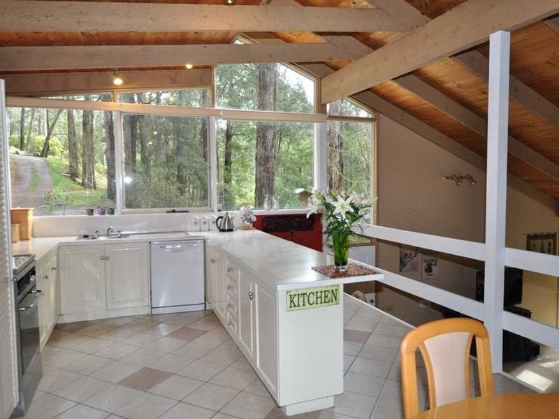 2 Bellbird Crescent, Emerald VIC 3782