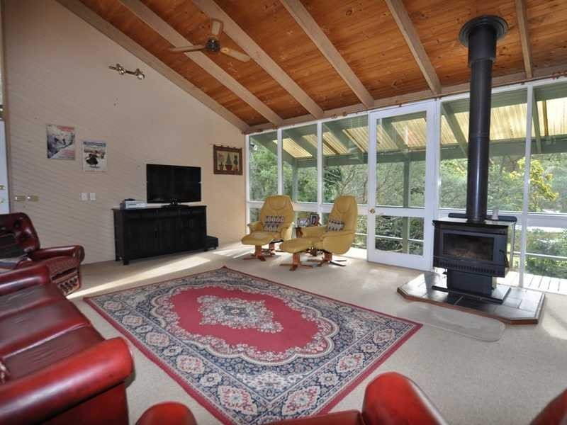 2 Bellbird Crescent, Emerald VIC 3782