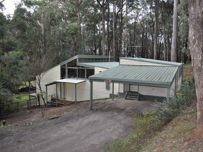 2 Bellbird Crescent, Emerald VIC 3782