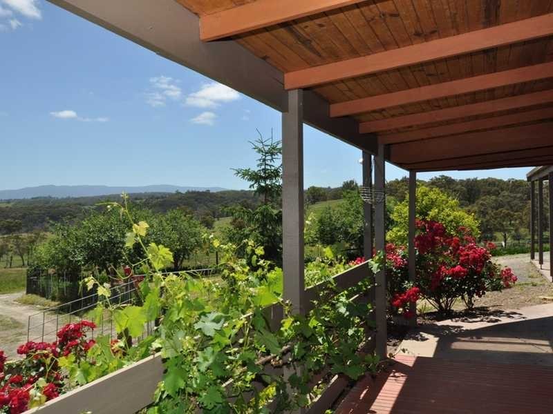 17 Calder Road, Cockatoo VIC 3781