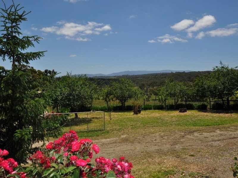 17 Calder Road, Cockatoo VIC 3781