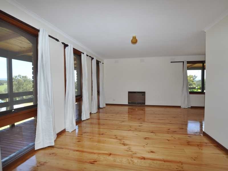 17 Calder Road, Cockatoo VIC 3781