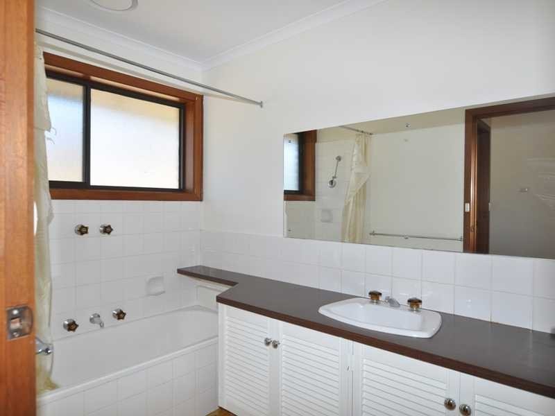 17 Calder Road, Cockatoo VIC 3781