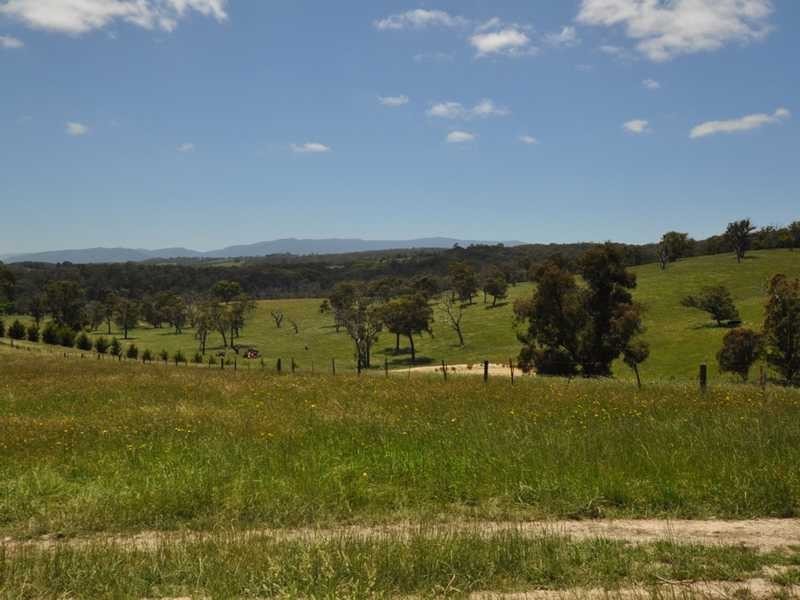 17 Calder Road, Cockatoo VIC 3781