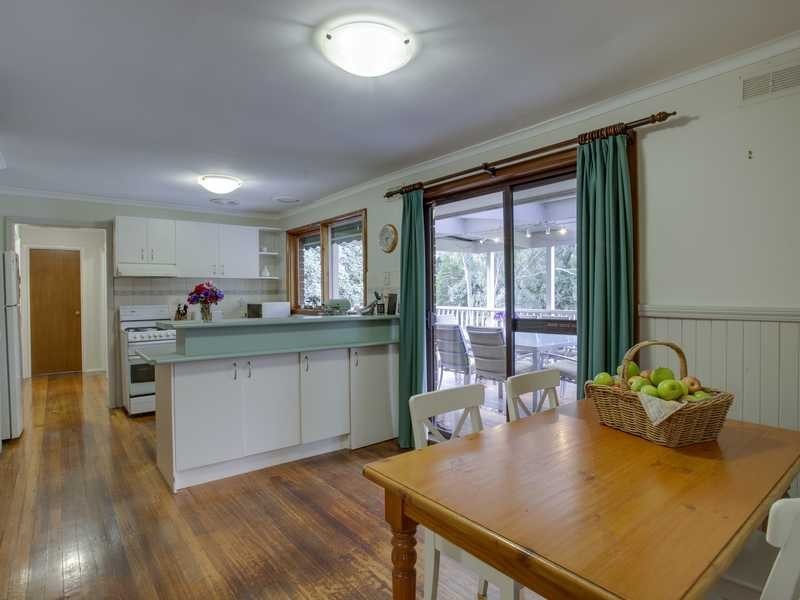 11 Steane Street, Cockatoo VIC 3781
