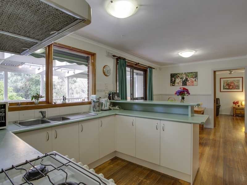 11 Steane Street, Cockatoo VIC 3781