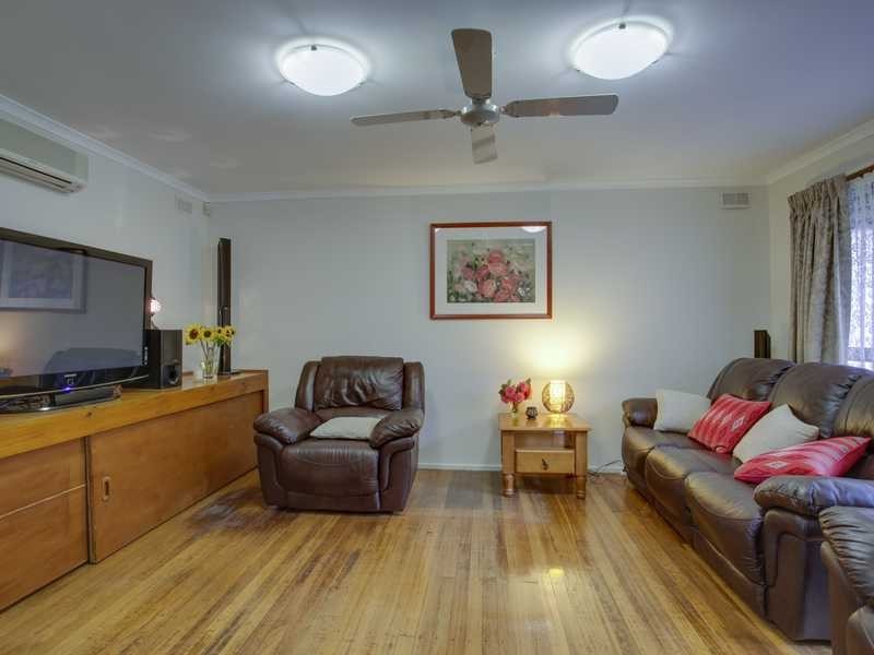 11 Steane Street, Cockatoo VIC 3781
