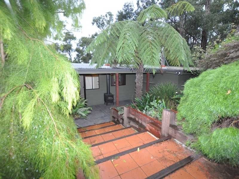 13 Naughton Road, Cockatoo VIC 3781