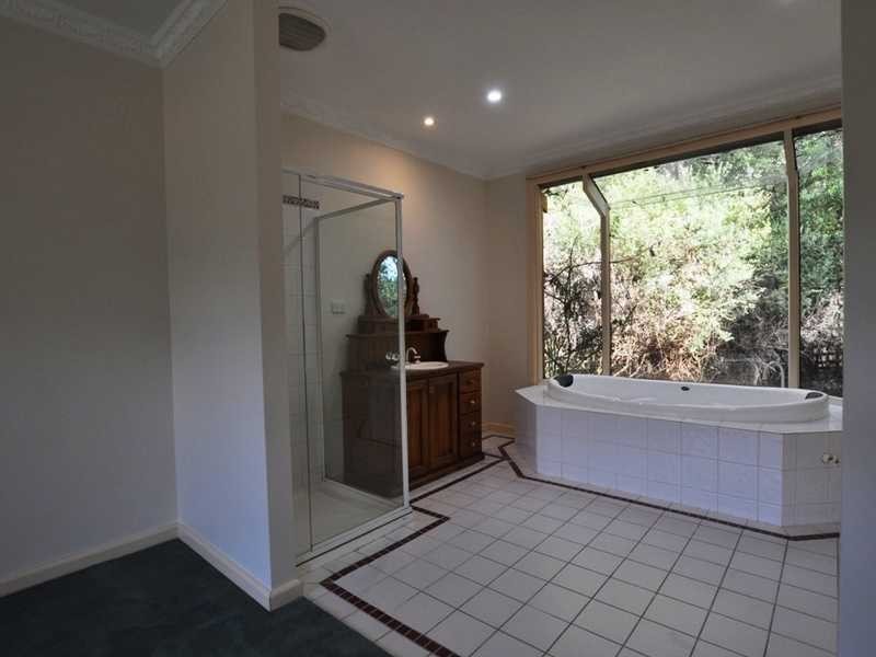 380B Woori Yallock Road, Cockatoo VIC 3781
