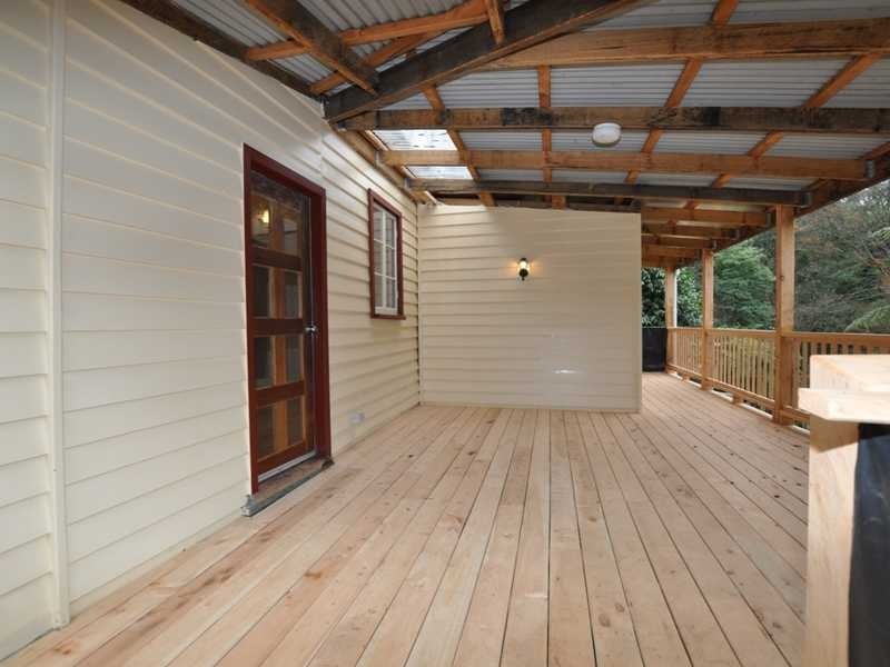 14 Viewhill Road, Cockatoo VIC 3781