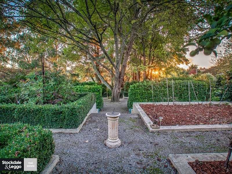 52 Ferres Road, Emerald VIC 3782