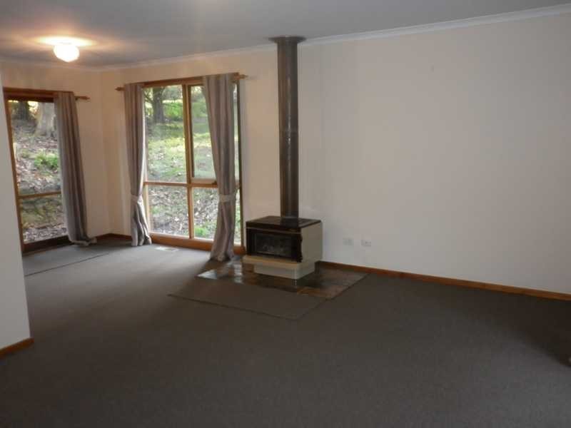 30 Neville Street, Cockatoo VIC 3781