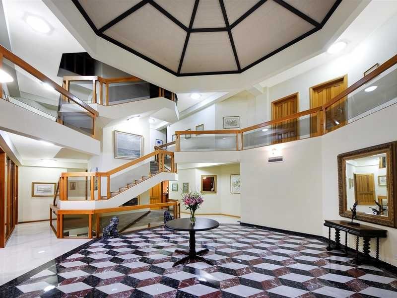 28 Lyndhurst Crescent, Hunters Hill NSW 2110