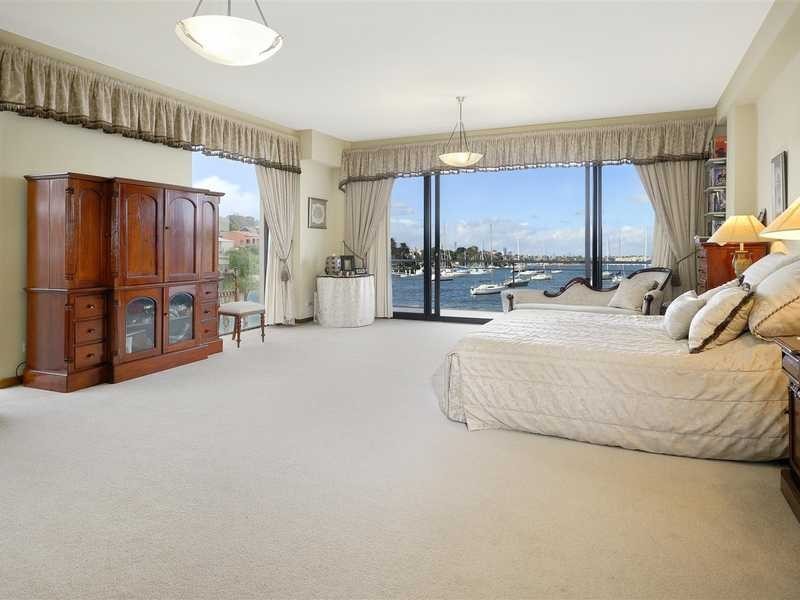 28 Lyndhurst Crescent, Hunters Hill NSW 2110