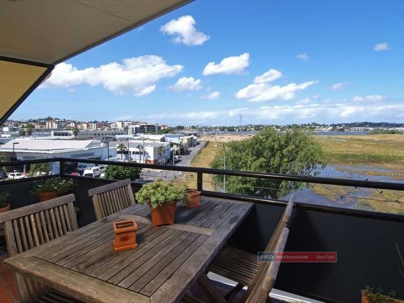 Unit 11/4 Cowlishaw Street, Newstead QLD 4006