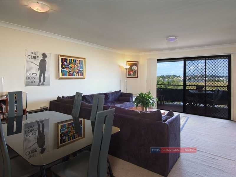 Unit 11/4 Cowlishaw Street, Newstead QLD 4006