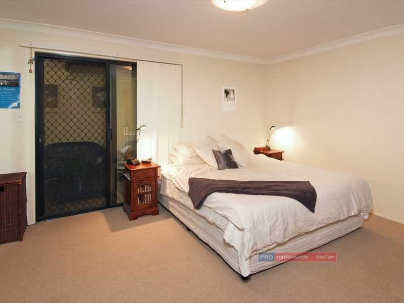 Unit 11/4 Cowlishaw Street, Newstead QLD 4006