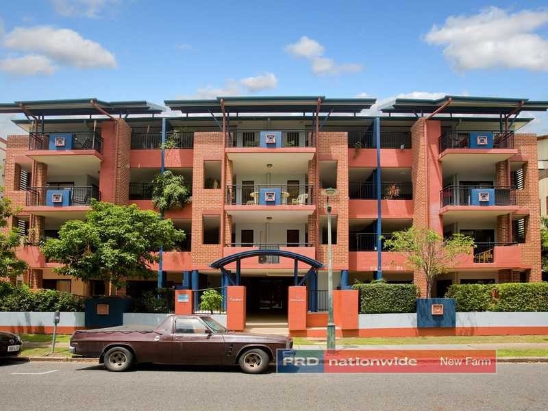 9 Newstead Avenue, Newstead QLD 4006