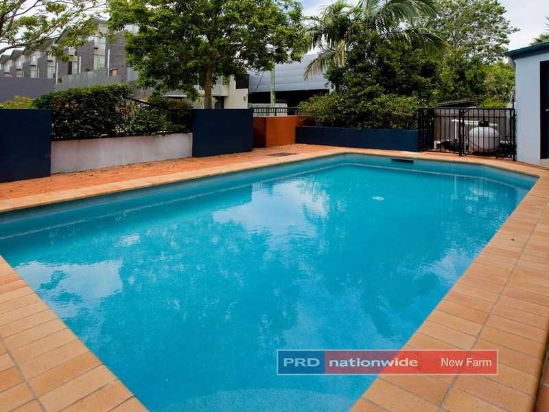 9 Newstead Avenue, Newstead QLD 4006