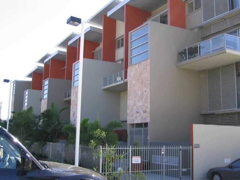 25 James Street, Newstead QLD 4006