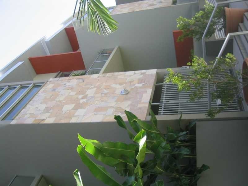 25 James Street, Newstead QLD 4006