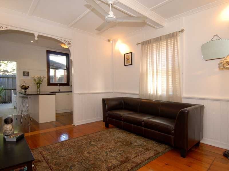 2/147 Merthyr Road, New Farm QLD 4005