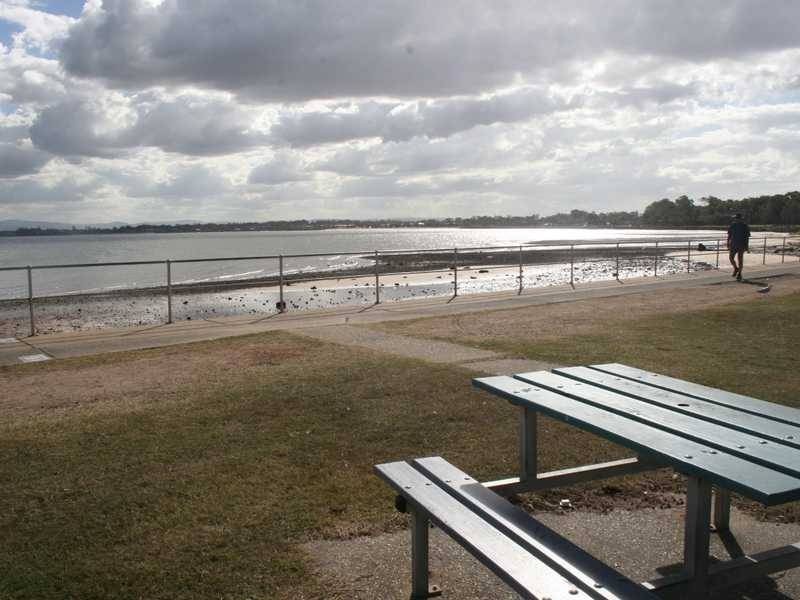 139 Oxley Avenue, Redcliffe QLD 4020