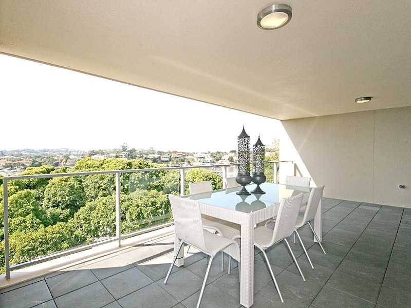 Unit 1611/22 Refinery Parade, New Farm QLD 4005