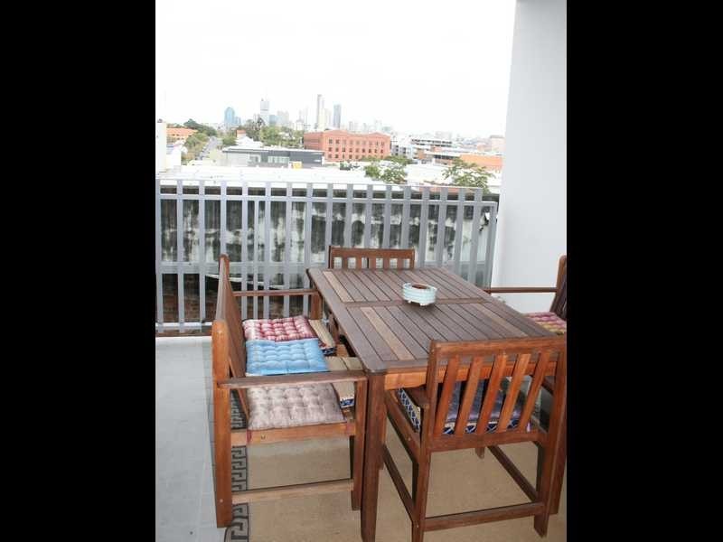 606/16 Skyring Tce, Teneriffe QLD 4005