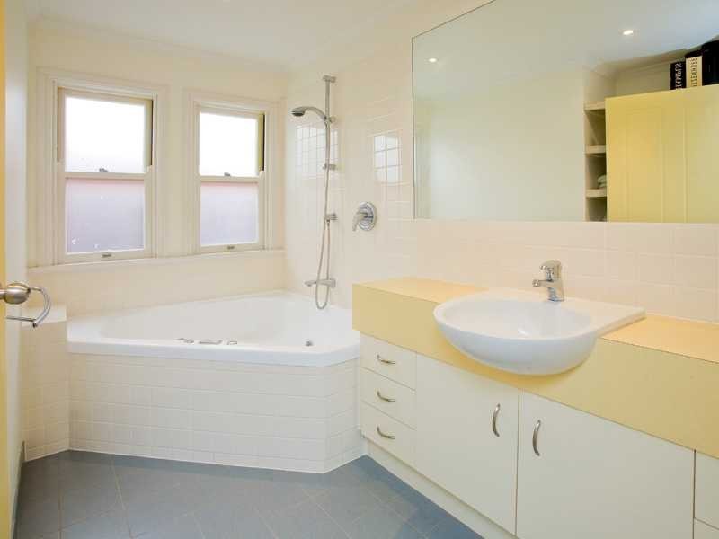 69 Sinclair Street, Kangaroo Point QLD 4169