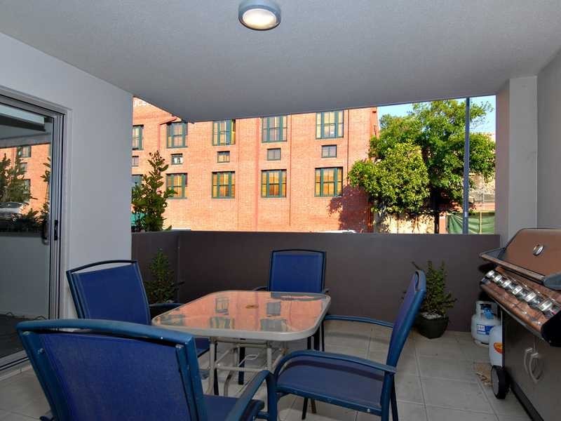 Unit 8/53 Commercial Road, Newstead QLD 4006