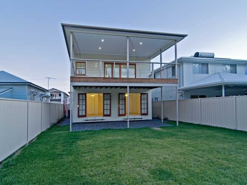 24 Raceview Street, Hendra QLD 4011