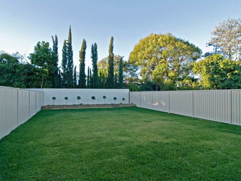 24 Raceview Street, Hendra QLD 4011