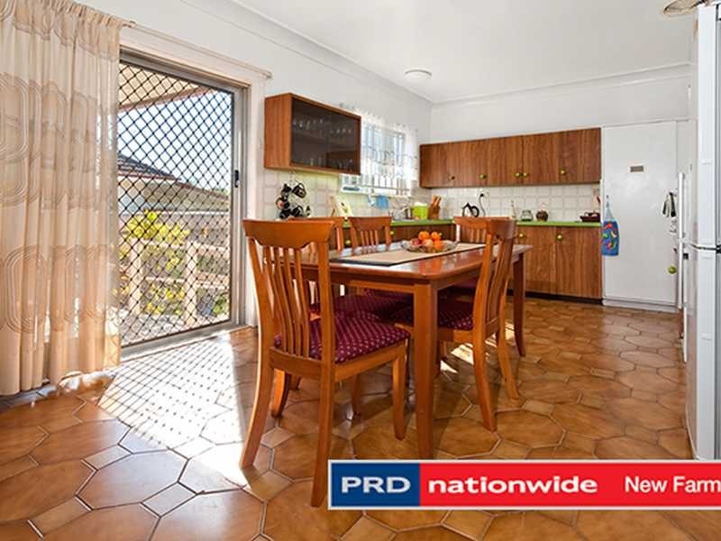 2 Agincourt Street, Grange QLD 4051