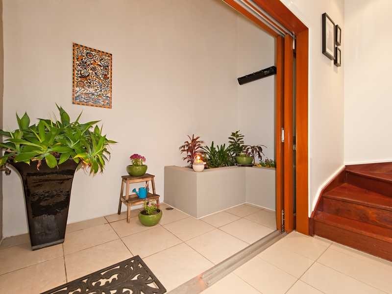 15 Halford Street, Newstead QLD 4006