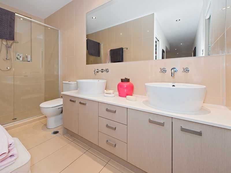 15 Halford Street, Newstead QLD 4006