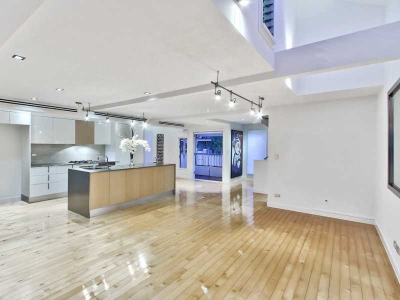 11 Isaac Street, Spring Hill QLD 4000