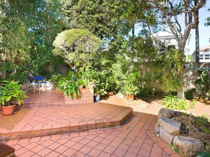 26 Henry Street, Wooloowin QLD 4030