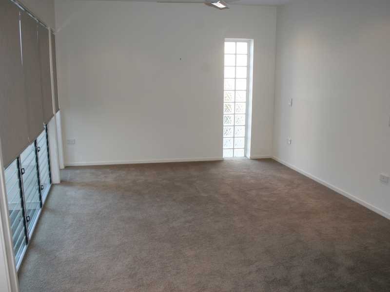 Unit 2/15 Halford Street, Newstead QLD 4006