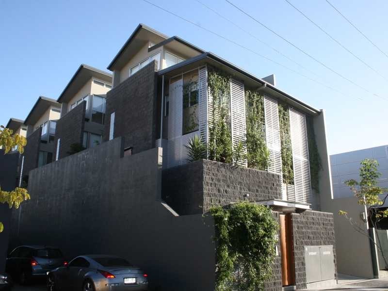 Unit 2/15 Halford Street, Newstead QLD 4006