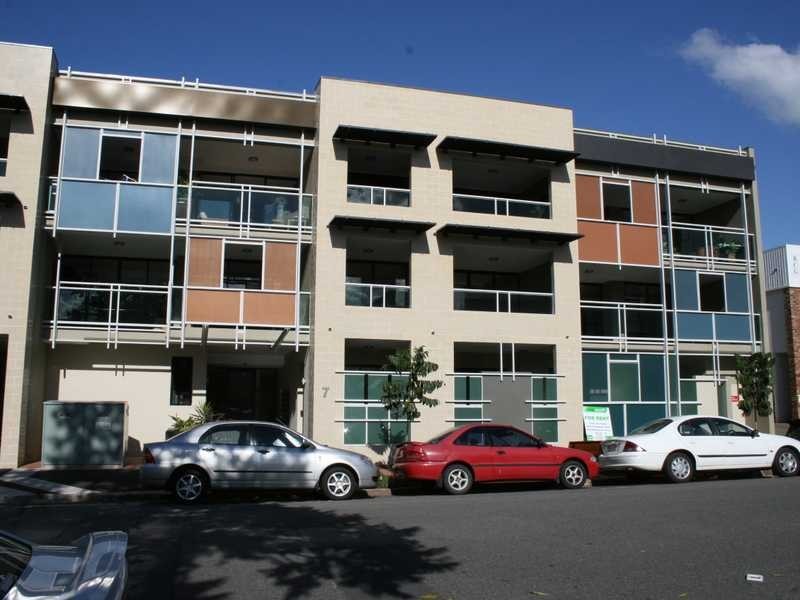 Unit 13/7 Helen Street, Newstead QLD 4006