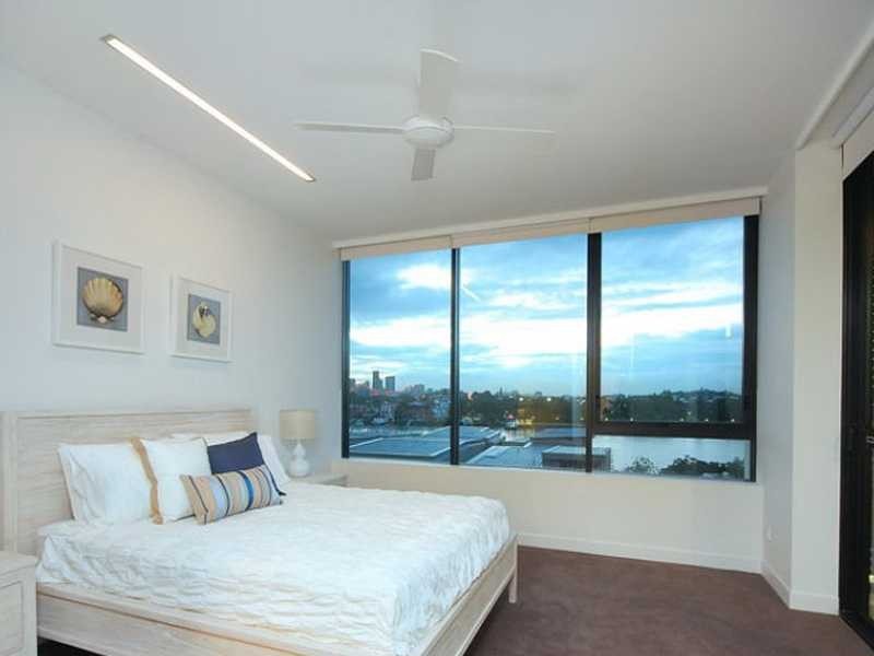 Unit 326/90 Wynnum Road, Norman Park QLD 4170