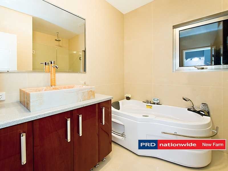 19 Harcourt Street, New Farm QLD 4005