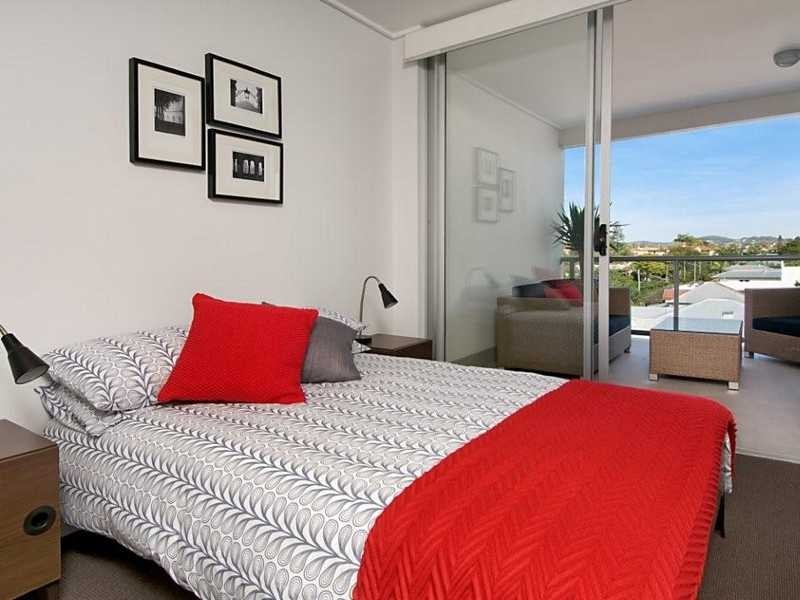 Unit 206/33 Lytton Road, East Brisbane QLD 4169